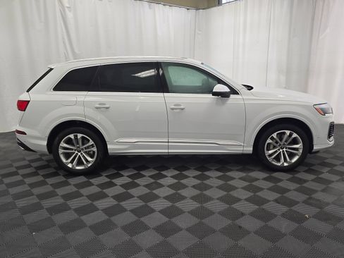 Used 2025 Audi Q7 3.0T Premium Plus AWD/4WD image 6
