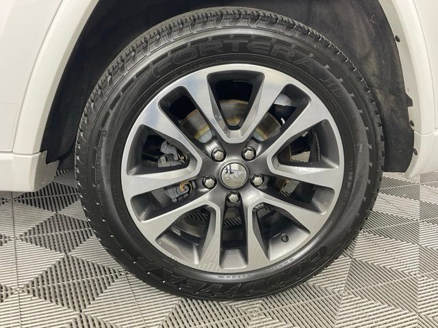 Used 2017 Jeep Grand Cherokee Overland AWD/4WD image 36