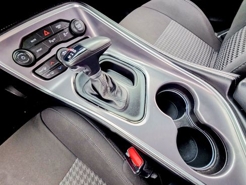 Used 2022 Dodge Challenger GT RWD image 15
