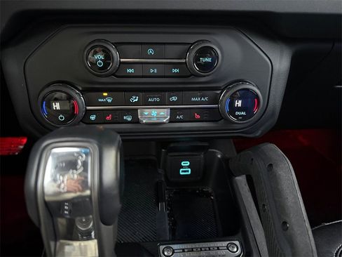 Used 2025 Ford Bronco Badlands image 22