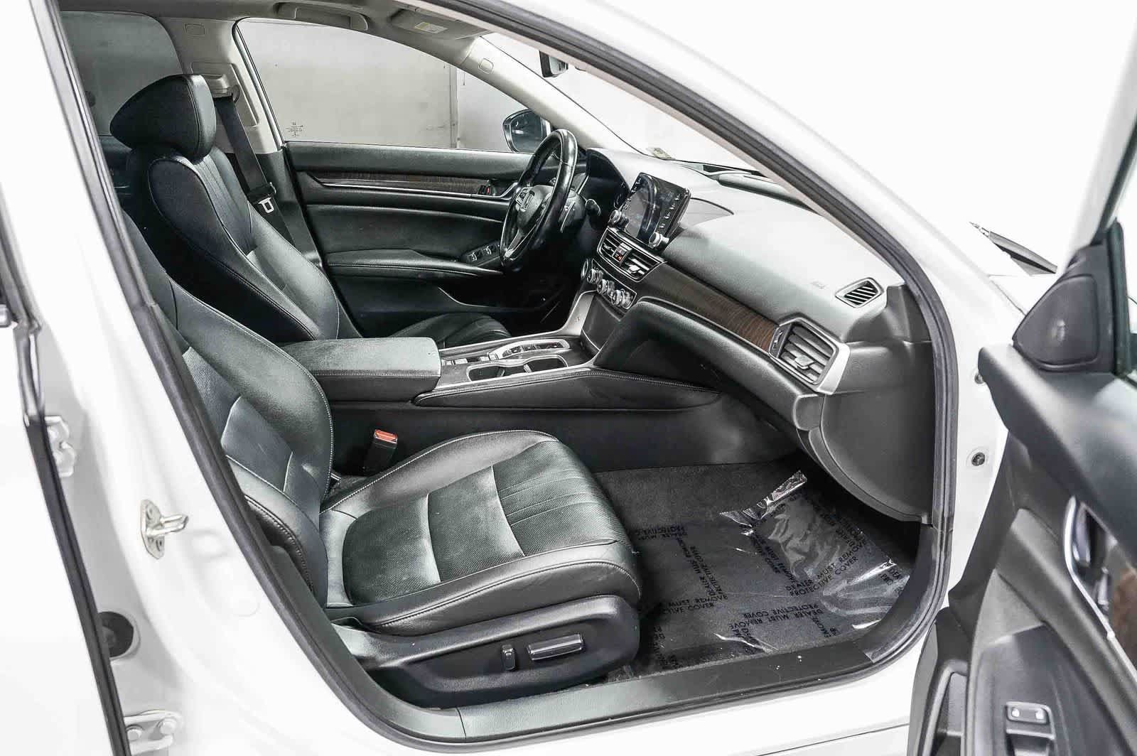 Used 2021 Honda Accord Touring image 17