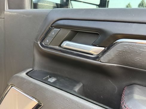 Used 2024 GMC Sierra 2500 AT4X AWD/4WD image 42