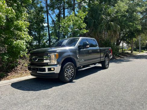 Used 2017 Ford F250 Lariat w/ Lariat Ultimate Package AWD/4WD image 8