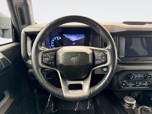 Used 2022 Ford Bronco Black Diamond image 12