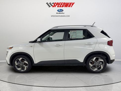 Used 2025 Hyundai Venue SEL FWD image 10