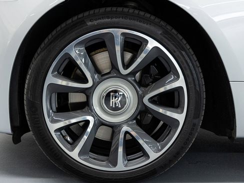 Used 2017 Rolls-Royce Dawn RWD image 13