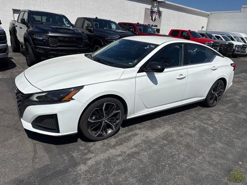 Used 2024 Nissan Altima 2.5 SR FWD image 21