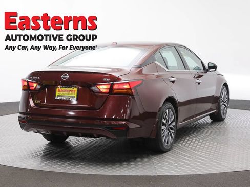 Used 2023 Nissan Altima 2.5 SV FWD image 5