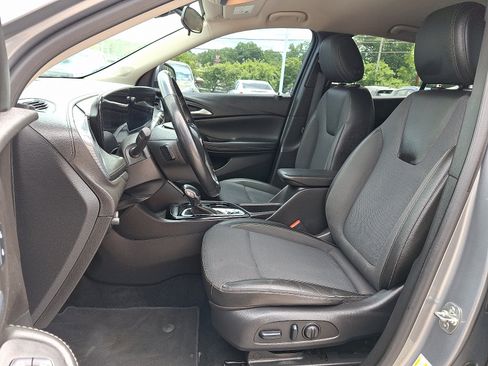 Used 2024 Buick Encore GX Preferred w/ Comfort Package FWD image 15