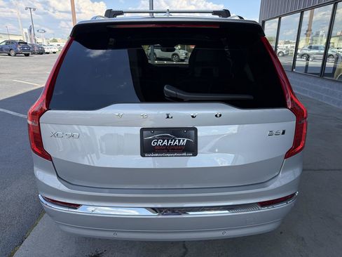 Used 2024 Volvo XC90 B6 Plus image 5