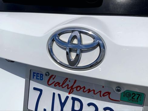 Used 2015 Toyota RAV4 LE AWD/4WD image 30