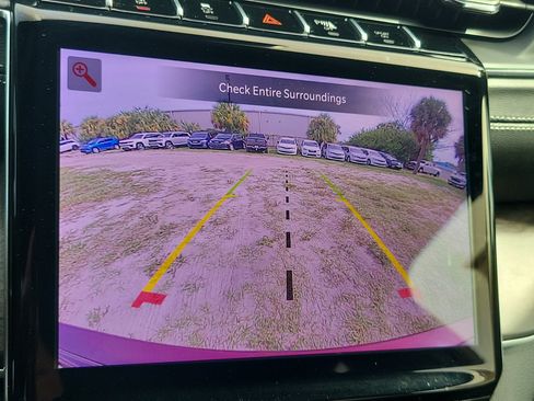 Used 2025 Jeep Grand Cherokee Limited RWD image 21