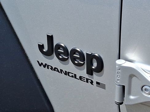 Used 2024 Jeep Wrangler Unlimited Sport AWD/4WD image 31