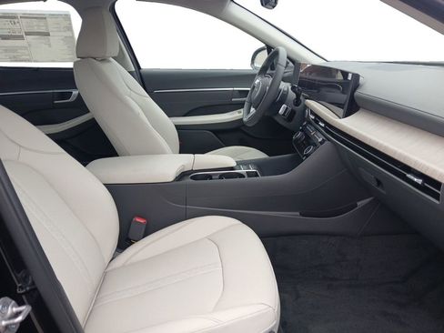 New 2025 Hyundai Sonata Limited FWD image 15