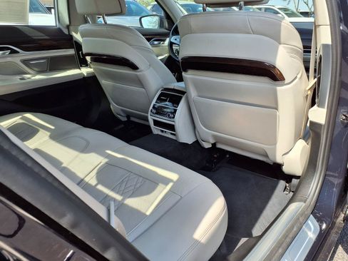 Used 2020 BMW 740i w/ Premium Package RWD image 13