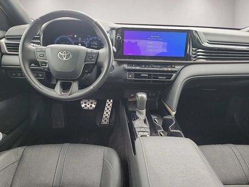 Used 2025 Toyota Camry XSE FWD image 10