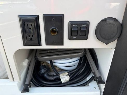 Used 2021 RAM ProMaster 3500 w/ Convenience Group FWD image 10