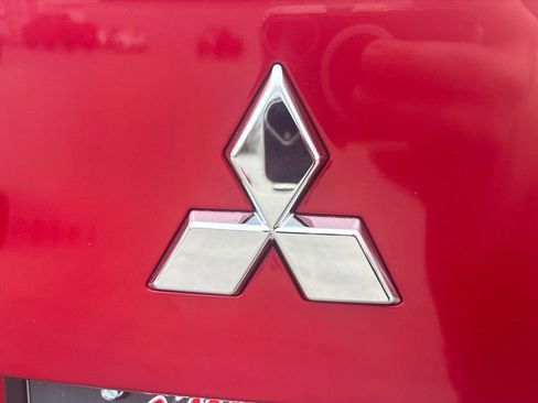 Used 2023 Mitsubishi Outlander SE image 8