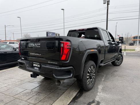 Used 2025 GMC Sierra 2500 Denali Ultimate image 4