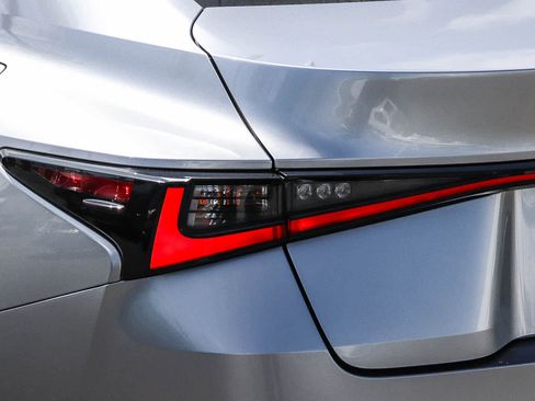 Used 2021 Lexus IS 300 w/ Comfort Package RWD image 11