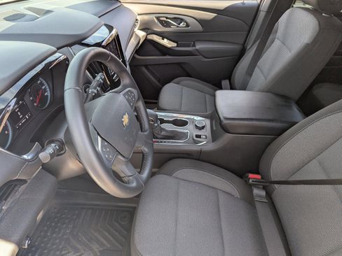 Used 2023 Chevrolet Traverse LT image 23