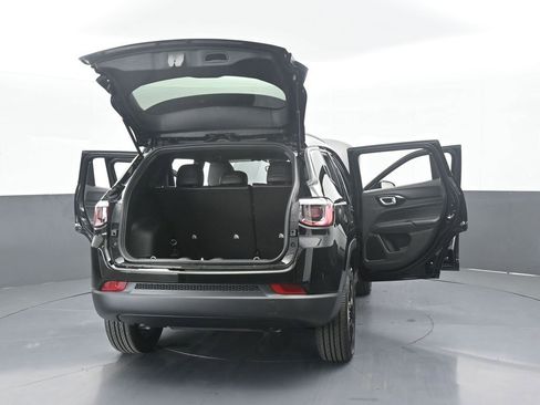 New 2026 Jeep Compass Latitude image 71