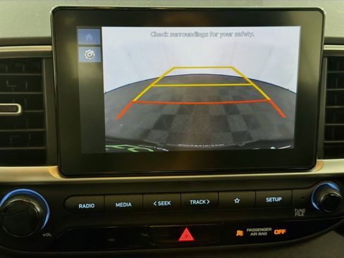 Used 2025 Hyundai Venue SEL FWD image 22