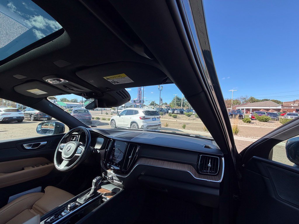 Used 2021 Volvo XC60 T5 Inscription AWD/4WD image 10