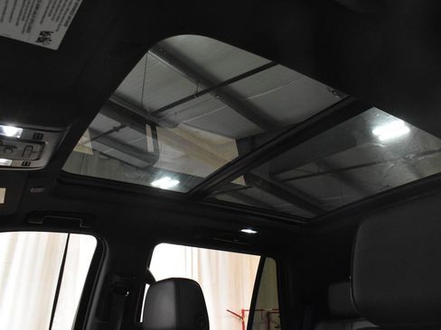 Used 2022 Chevrolet Tahoe RST w/ Luxury Package AWD/4WD image 4