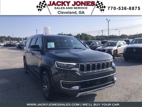 Used 2024 Jeep Wagoneer L Series II w/ Flexible Seating Group image 1