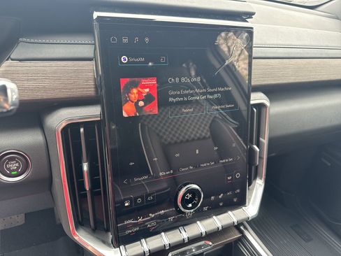 New 2026 GMC Acadia Denali w/ Super Cruise Package image 12