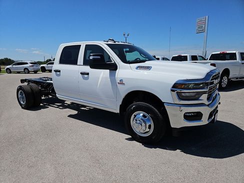 New 2026 RAM 3500 Tradesman AWD/4WD image 10