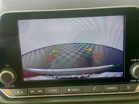 Used 2023 Nissan Rogue SV image 14