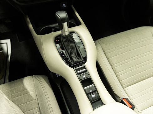 Used 2025 Honda HR-V LX image 19