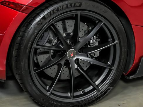 Used 2018 McLaren 720S RWD image 19