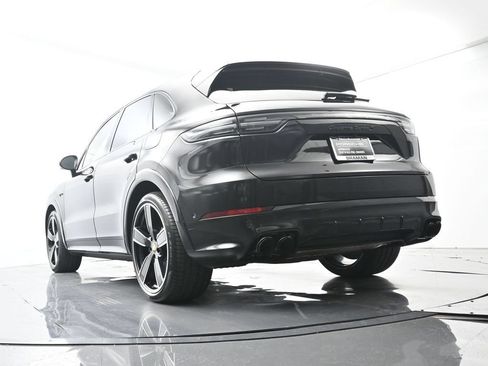 Certified 2022 Porsche Cayenne Turbo S AWD/4WD image 50