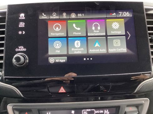 Used 2019 Honda Pilot Touring image 3