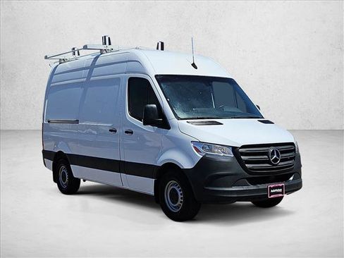 Used 2022 Mercedes-Benz Sprinter 2500 image 3