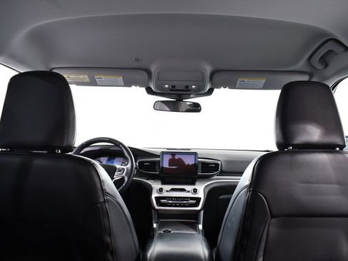 Used 2023 Ford Explorer XLT w/ Equipment Group 202A image 17