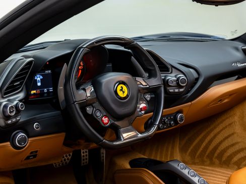Used 2018 Ferrari 488 Spider RWD image 38