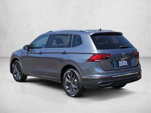 Used 2022 Volkswagen Tiguan SE AWD/4WD image 8