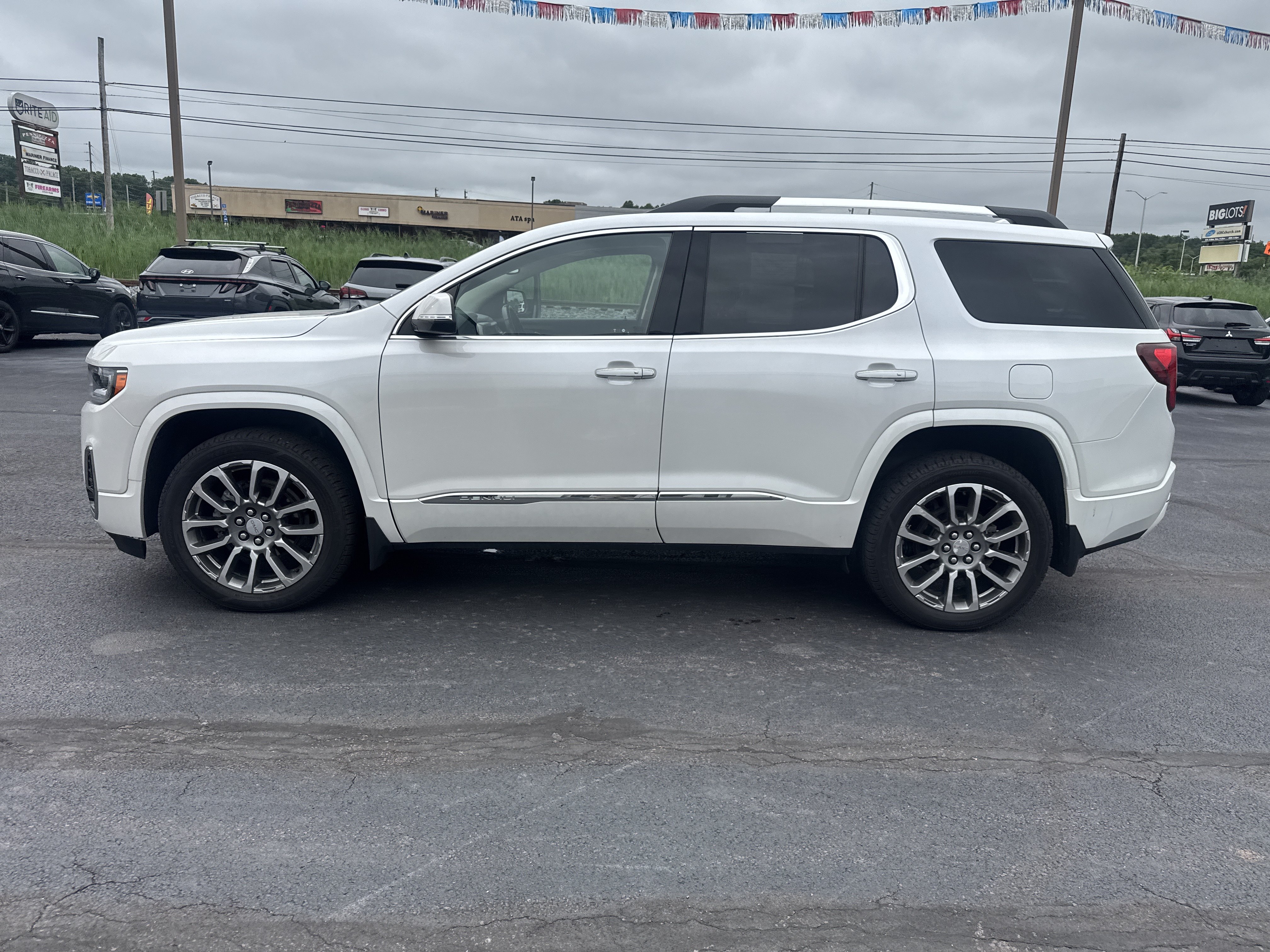 Used 2023 GMC Acadia Denali AWD/4WD image 7