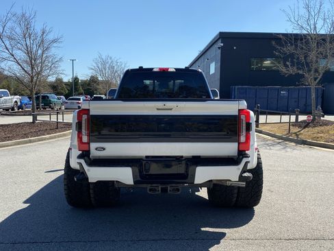 Used 2026 Ford F450 Platinum w/ FX4 Off-Road Package image 16