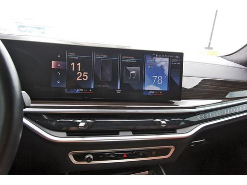 Used 2023 BMW X7 xDrive40i w/ M Sport Package image 10