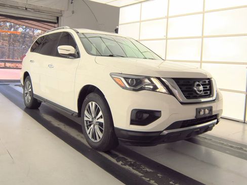 Used 2020 Nissan Pathfinder S AWD/4WD image 6