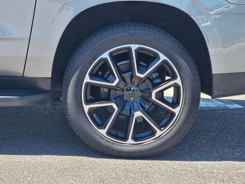 Used 2023 Chevrolet Suburban RST w/ Sport Performance Package AWD/4WD image 26