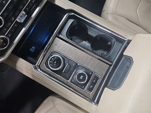 Used 2023 Ford Expedition Limited image 26