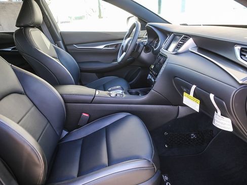 Certified 2025 INFINITI QX55 Luxe w/ Cargo Package AWD/4WD image 17