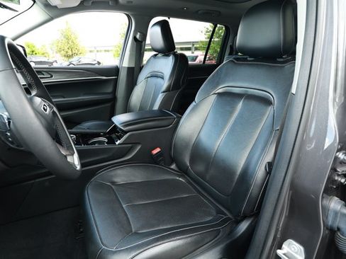Used 2023 Jeep Grand Cherokee L Limited w/ Luxury Tech Group II AWD/4WD image 29