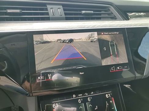 Used 2021 Audi e-tron Premium w/ Convenience Plus Package image 24